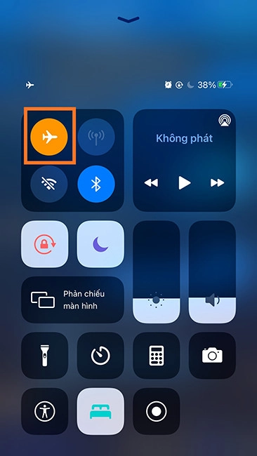 bat-che-do-may-bay-iphone-1