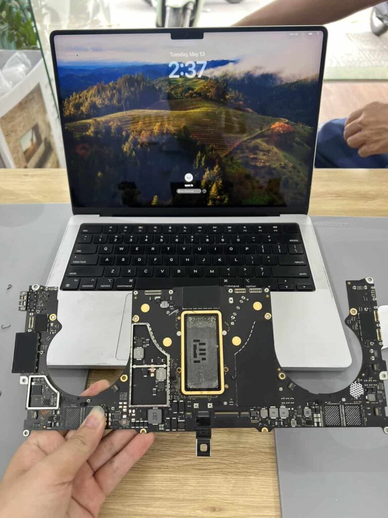 Sửa MacBook tại Shop Táo